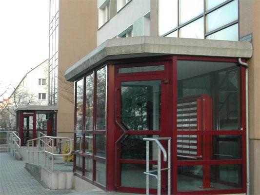 Brandschutz – Metall-Glas-Vorbau
